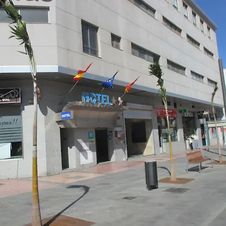 فندق Avenida De Canarias 2*